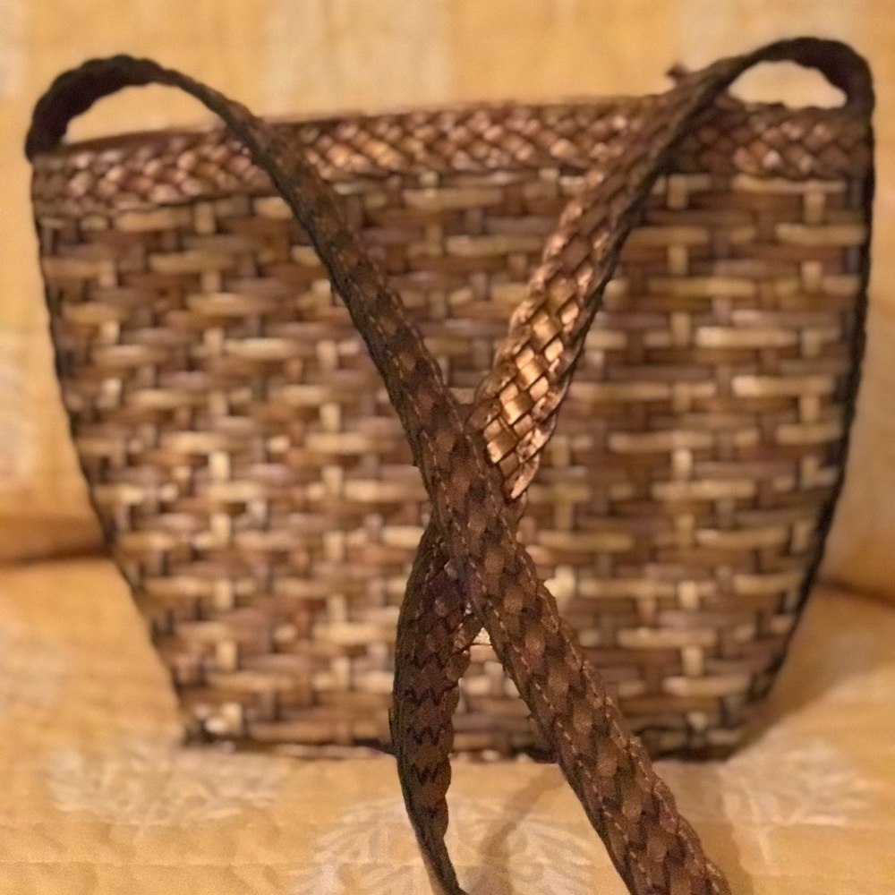 LJS COLLECTION WOVEN METALLIC PURSE